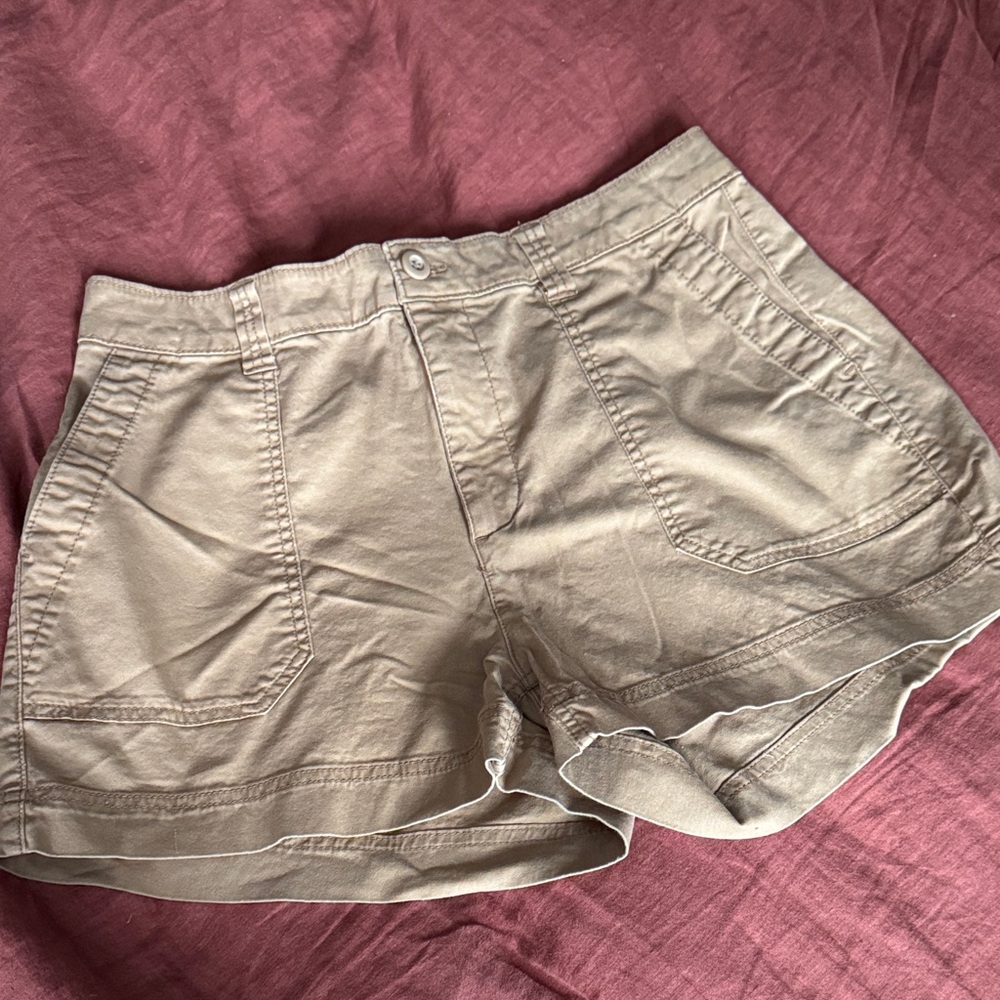 Old Navy Tan Women's Chino Shorts